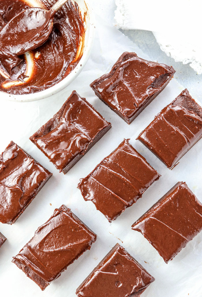 Minute No-Bake Brownies: Quick & Easy Date-Sweetened Dessert